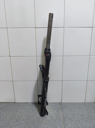 Horquilla suspensión SR Suntour 26” disco