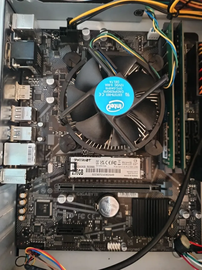 PC GIGABYTE H410M H V3 i5-10400 16GB RAM 256GB M2 afbeelding 2