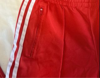 ADIDAS ORIGINALS: Pantalón de Chándal Clásico Rojo