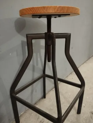 Banqueta regulable madera y metal