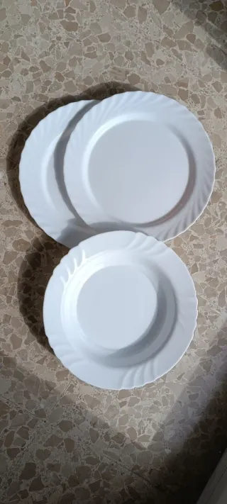 Tres fuentes Arcopal de porcelana