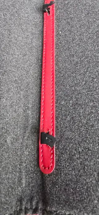 Cover Amazon Kindle con agganci