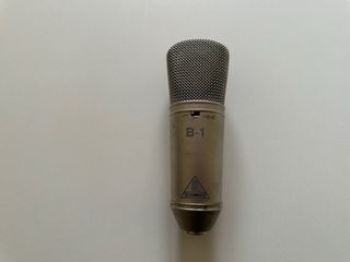 Micrófono Behringer B-1 con estuche