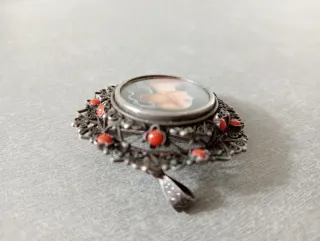 Antiguo broche y colgante plata 800 y coral