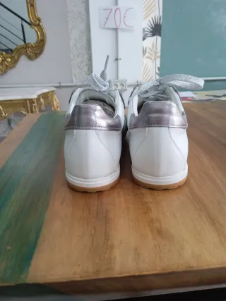 Zapatillas deportivas mujer grises y blancas