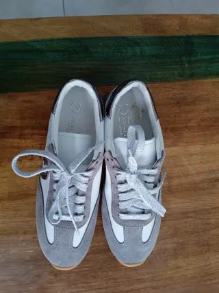 Zapatillas deportivas mujer grises y blancas