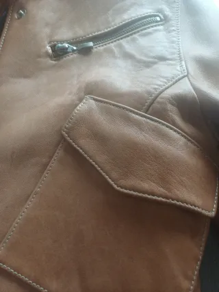 Cazadora de piel para mujer