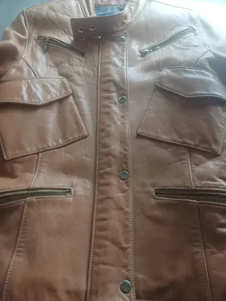 Cazadora de piel para mujer