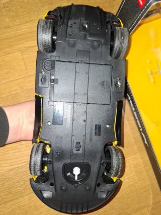 Coche teledirigido amarillo Rastar McLaren