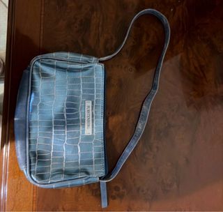 Borsa Furstenberg blu effetto coccodrillo