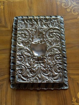 Bandeja antigua bronce repujado 1890