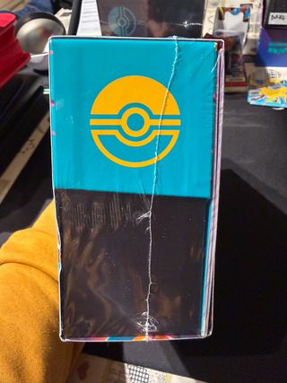 Caja ETB Pokémon Héroes Ascendentes