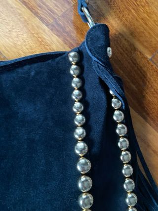 Borsa pelle scamosciata nera con borchie