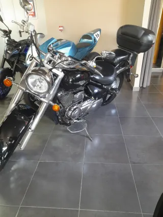 Suzuki Intruder C800 Negra