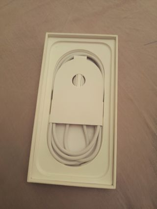 iPhone 16 128 GB Negro con garantía hasta 2026