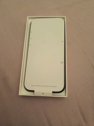 iPhone 16 128 GB Negro con garantía hasta 2026