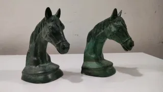 Busto Escultura Caballos Sujeta Libros 640513971