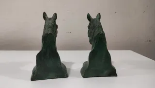 Busto Escultura Caballos Sujeta Libros 640513971