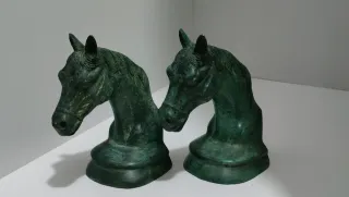 Busto Escultura Caballos Sujeta Libros 640513971