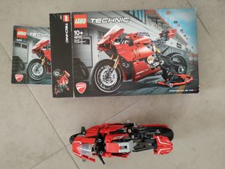 LEGO Technic 42107 Ducati Panigale V4 R