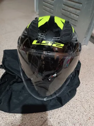 Casco Moto LS2 Jet Negro/Amarillo. Talla M.