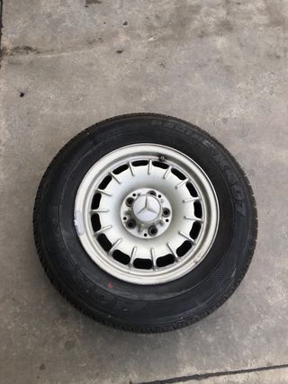 Llanta Mercedes Benz con Neumático Kumho