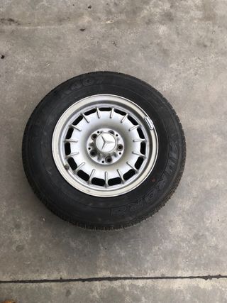 Llanta Mercedes Benz con Neumático Kumho