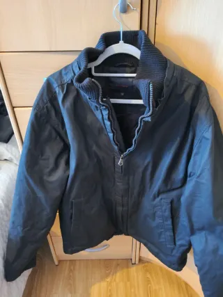 Cazadora Zara juvenil negra talla 50,