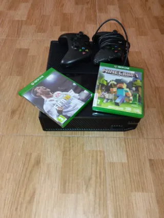 Xbox One Negra + Mando + Juegos
