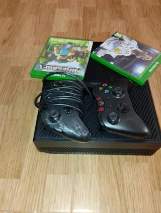 Xbox One Negra + Mando + Juegos