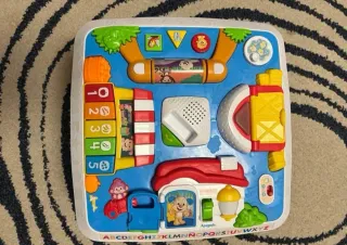 Mesa de actividades infantil