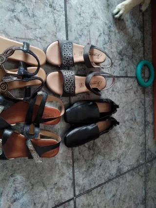 Sandalias Beige y Plateadas