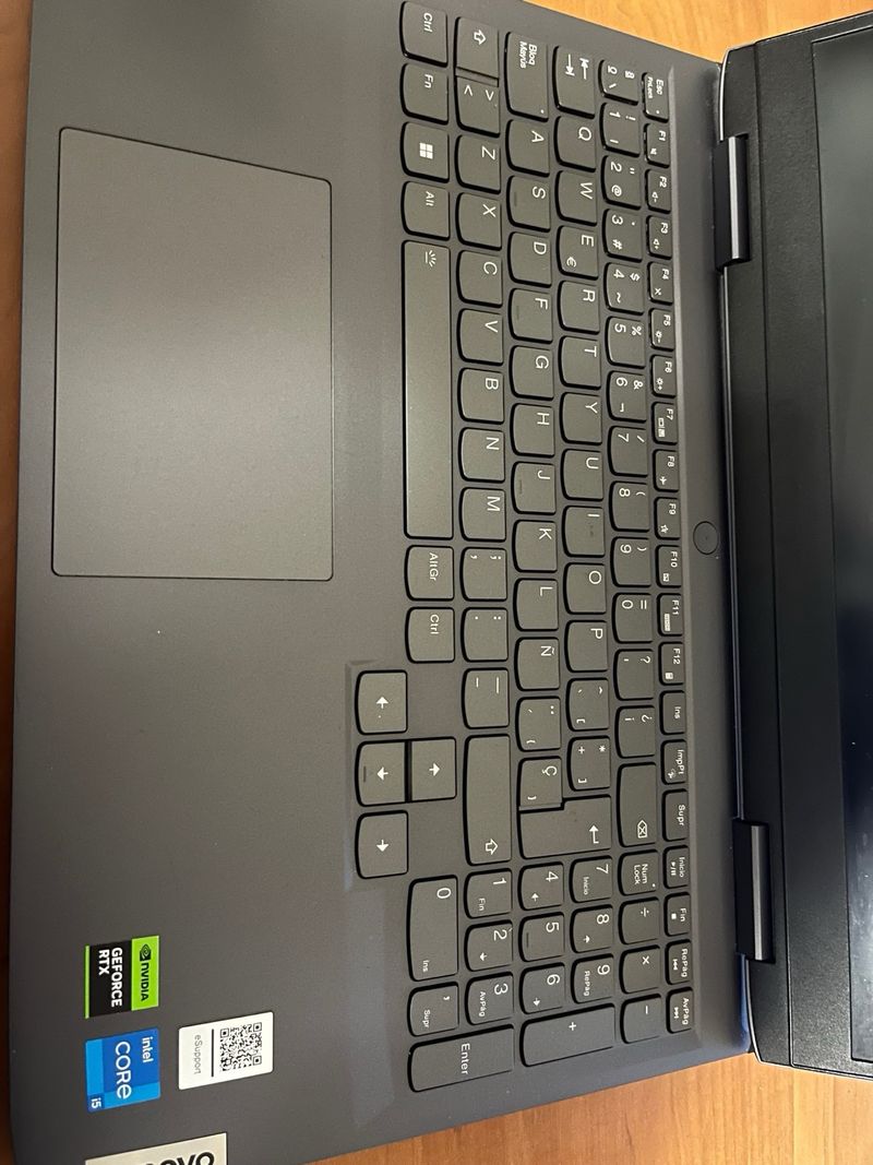 Portátil Lenovo LOQ Gris Oscuro 144Hz afbeelding 2