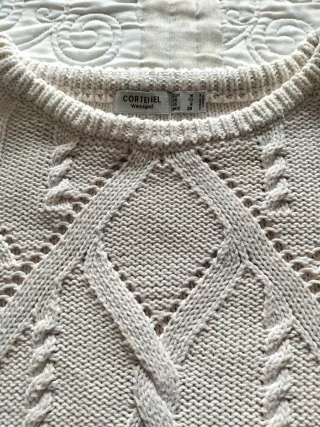 Jersey de punto beige con cremallera