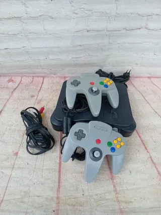 Consola Nintendo 64 con 2 mandos