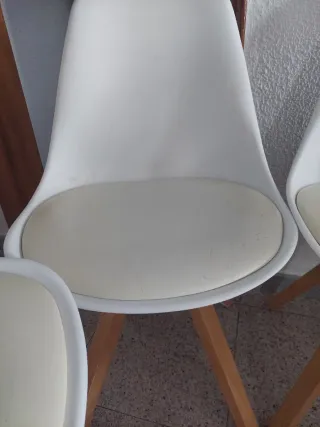 Juego de 4 sillas retro, asiento de cuero