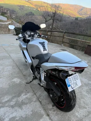 Honda VFR 800 Plata