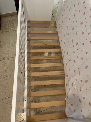 Fantástica Cuna de Madera con Búhos de la Suerte