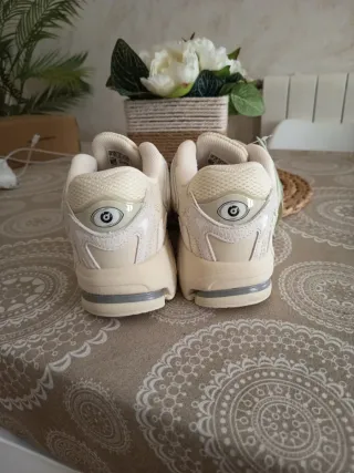 Zapatillas Adidas Response CL x Bad Bunny Talla 40