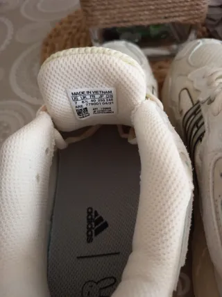 Zapatillas Adidas Response CL x Bad Bunny Talla 40