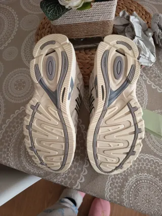 Zapatillas Adidas Response CL x Bad Bunny Talla 40