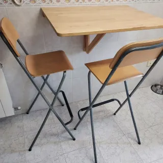 Mesa y 2 taburetes plegables IKEA