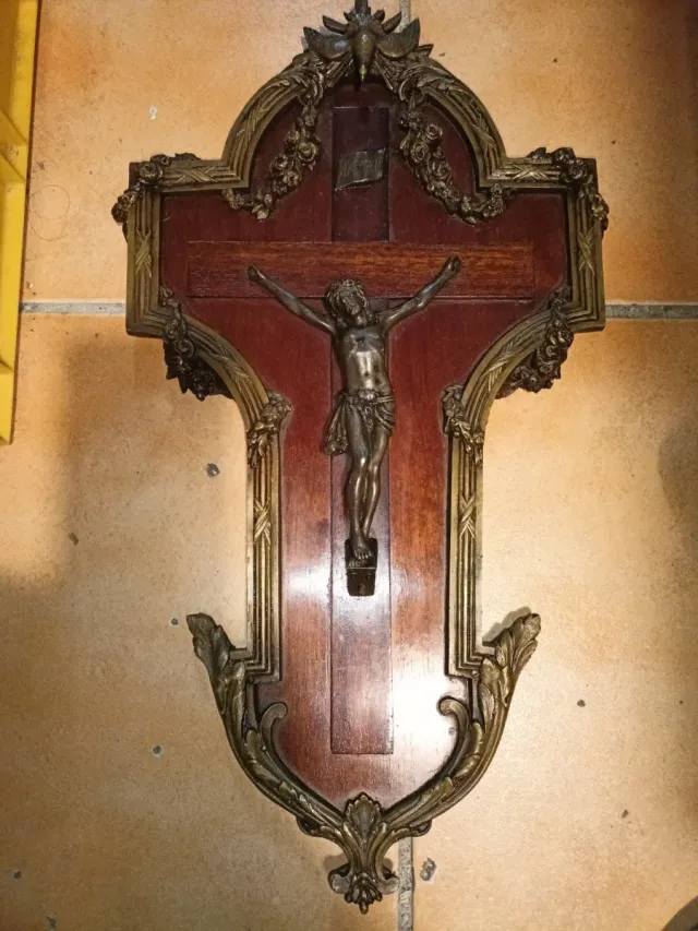 Antigua Cruz Bronce y Madera