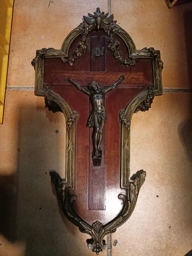 Antigua Cruz Bronce y Madera