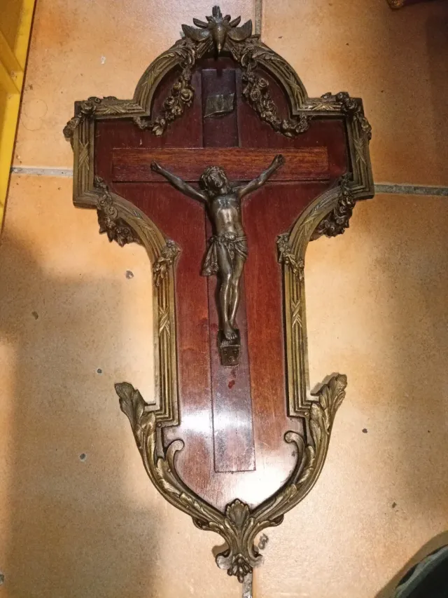 Antigua Cruz Bronce y Madera