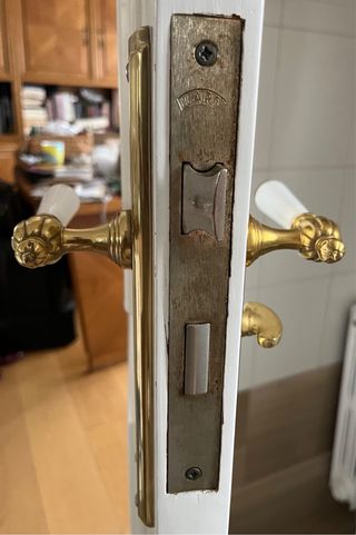 7 Puertas de madera lacadas en blanco de interior