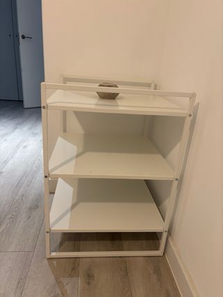 Estantería blanca 3 baldas.