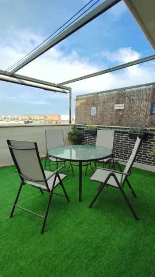 Sillas plegables de jardín marrones y grises