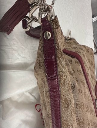 Bolso Guess Marrón y Rojo