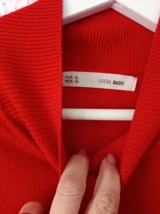 Jersey Sfera cuello alto volantes rojo